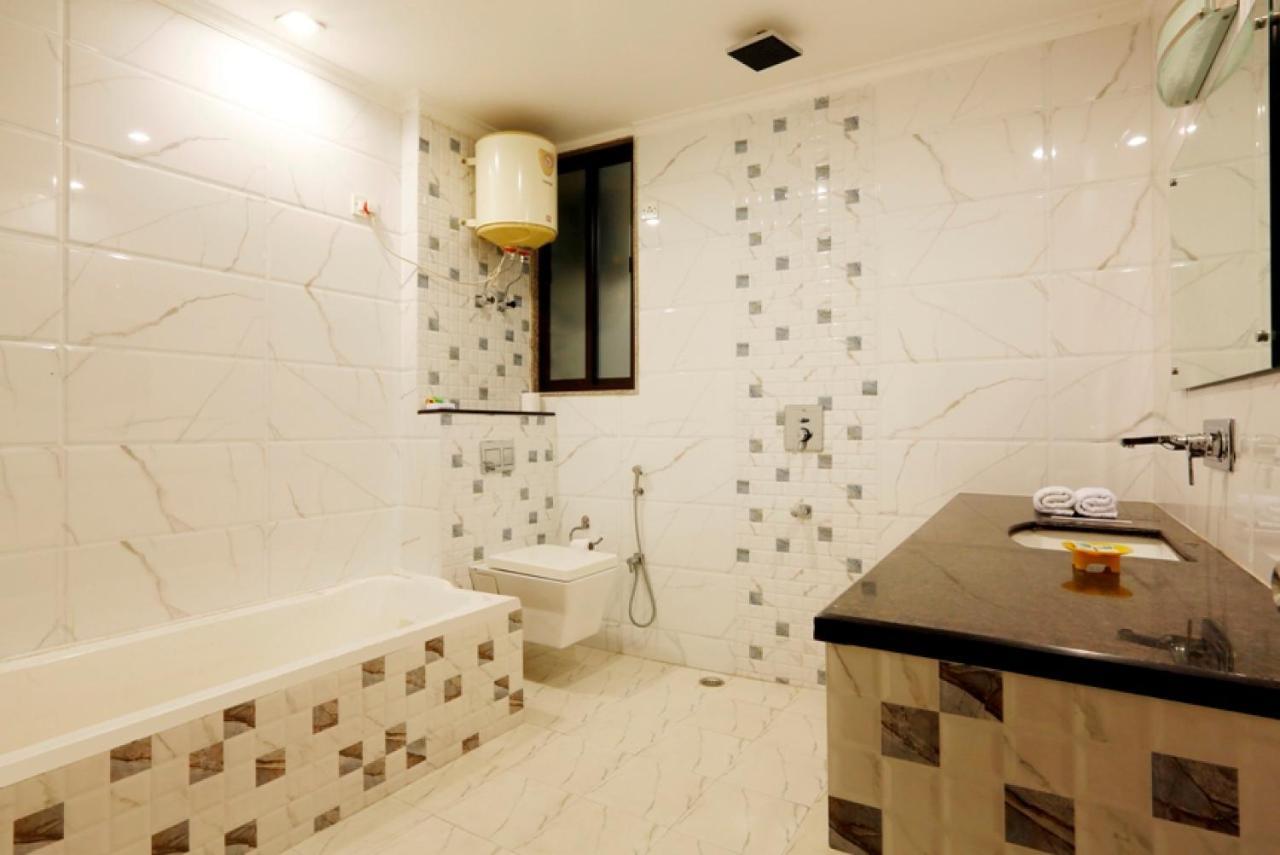 Anand International 4*